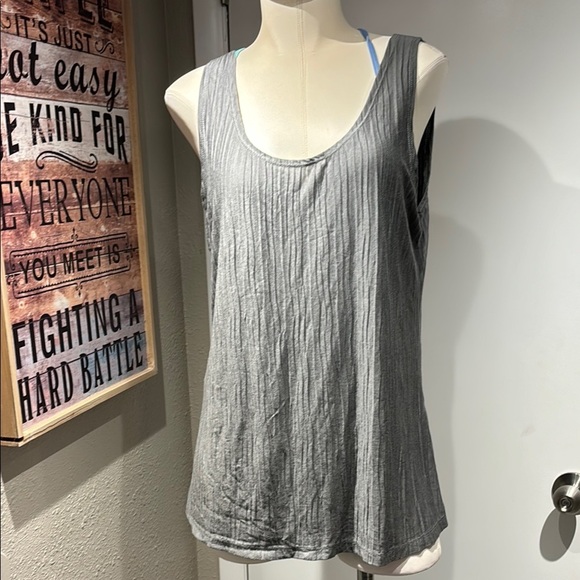 Clara sun woo  Ribbed Relaxed sleeveless blouse - Picture 1 of 9